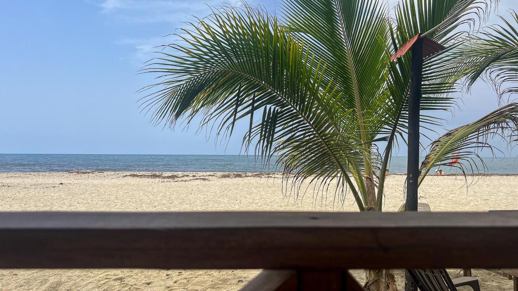 Hostal Mocambo Beach Guachaca Eksteriør billede