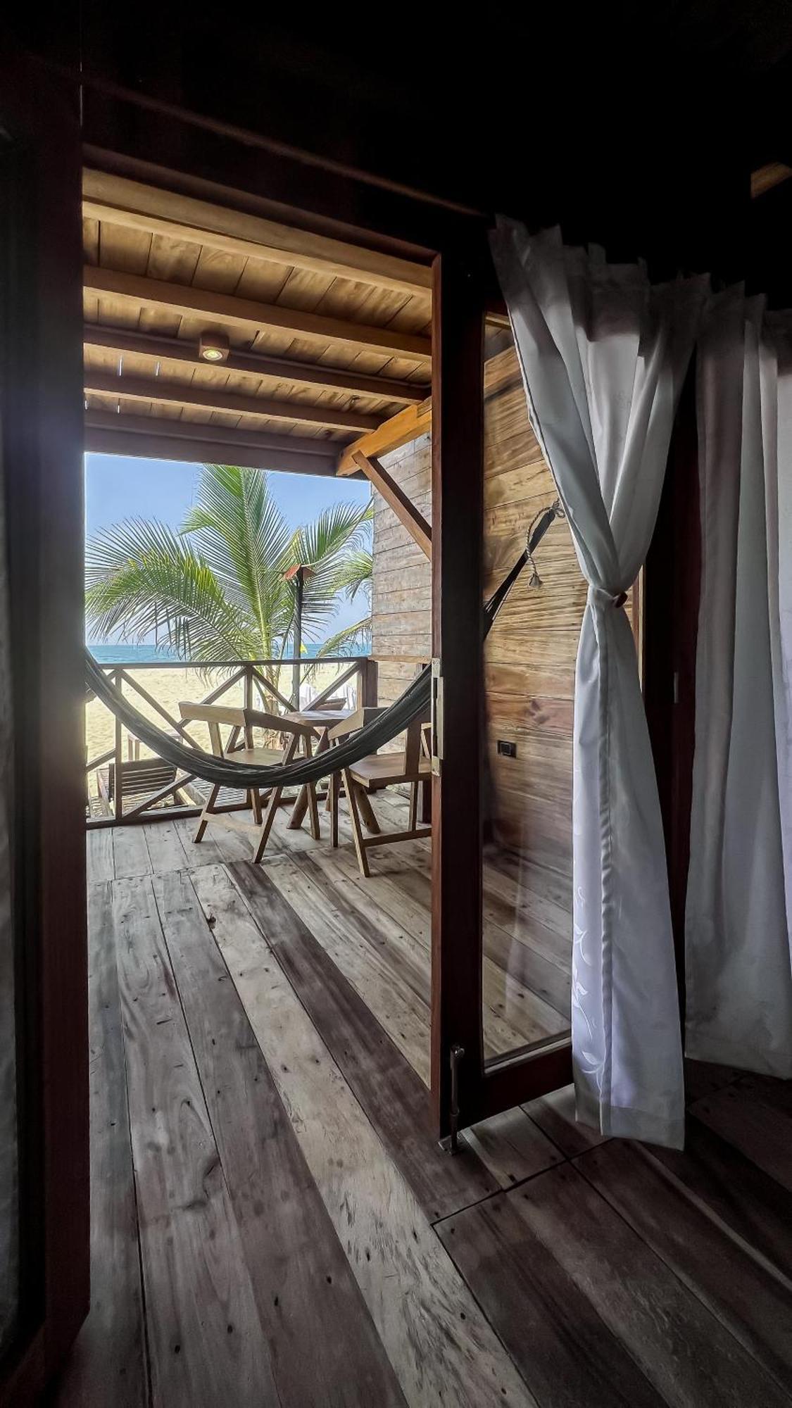Hostal Mocambo Beach Guachaca Eksteriør billede